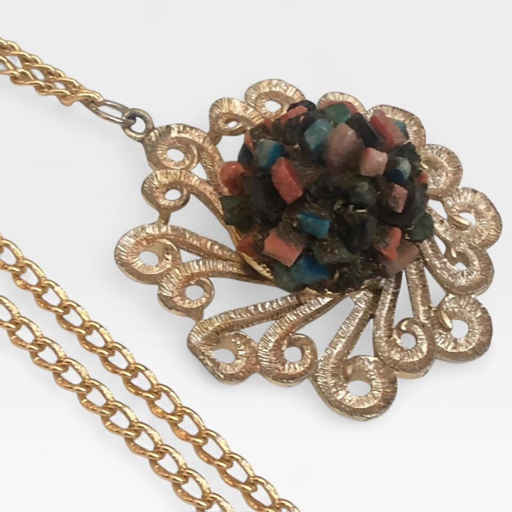 Vintage 3-D Confetti Art Glass Floral Centerpiece Necklace